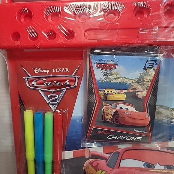Disney Pixar Cars 2 Doodle Desk Roll Of Paper Crayons Markers Coloring Activity - Picture 2 of 6